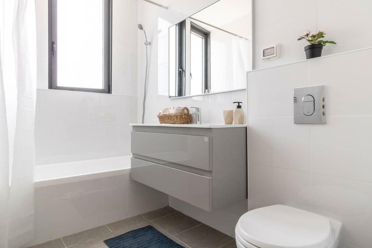 Magical 2Br/Parking With Amazing View, City Center Gerusalemme Esterno foto